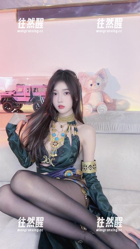 小小奶瓶儿 小小奶瓶儿的夏日写真,资源既清凉又迷人!