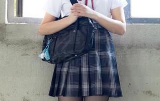 少女秩序 – 小葵这腿，配上图包，果然是让人手抖的存在，快来舔屏吧