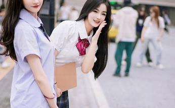 尤蜜荟 – 这次尤妮丝的“熟女吊袜”更新，哈哈，我就是停不下来，真是像陷入某种魔力。