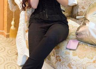 推女郎 – 一个连衣裙，一个杨伊：私拍合集，谁在里面更迷人？