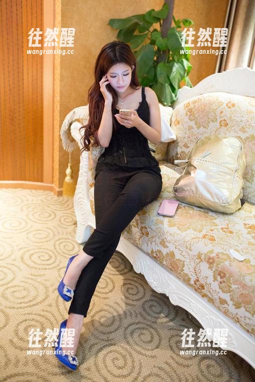 推女郎 - 一个连衣裙，一个杨伊：私拍合集，谁在里面更迷人？