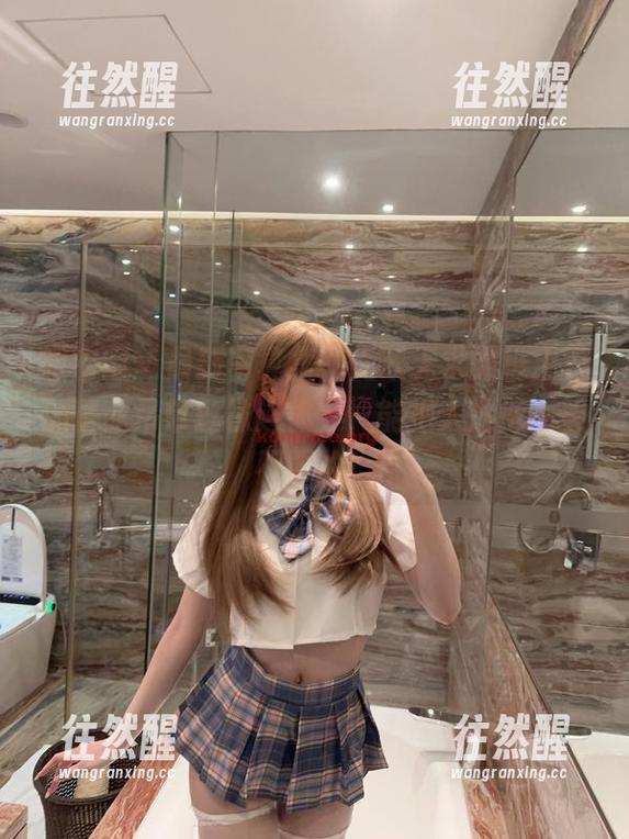 无欲无求的推土君 微密圈 - 最新写真集,无欲无求的推土君的蕾丝吊带丝袜连体衣,能把人迷得不要不要的!