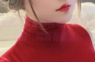 看星之迟迟这套白色图包,颠覆了我对‘乏味’的所有偏见。