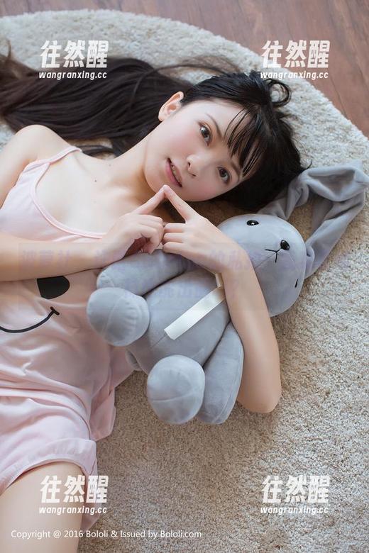 波萝社 - 许诺Sabrina的私拍：我穿着棉袜也能出圈吗？