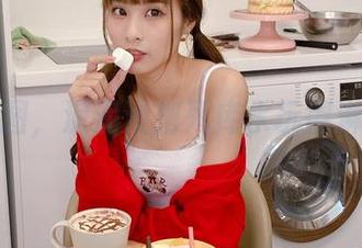 一组套图,泥泥汝把死库水玩得淋漓尽致