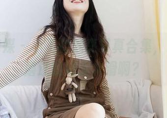 物恋传媒 – 小飞的油亮写真合集，谁给她磨过的油光水滑啊？