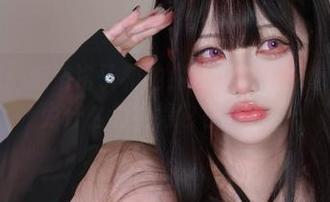 私拍合集：狐洛洛子和她那只银狐的神奇相遇——为什么总觉得它在看我？