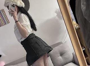微密圈 – 玫桃泡芙又要搞事情了，修女写真精选，震惊手动点赞中。