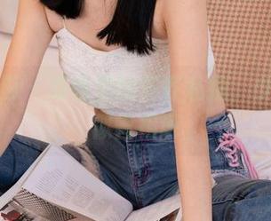 甜予摄影 – 原图里的齐齐私拍，少女姿态似曾相识