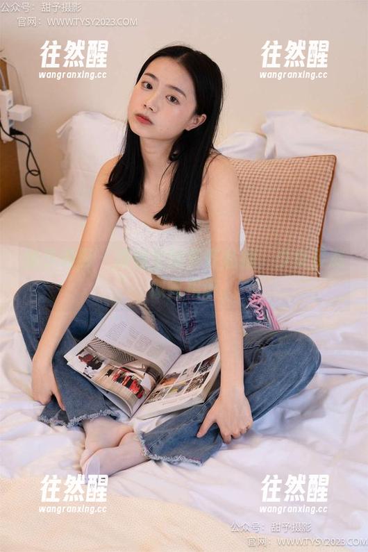 甜予摄影 - 原图里的齐齐私拍，少女姿态似曾相识