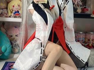 白栎Shirly的水手服私拍原图,整体造型还不错,但这到底是在为谁服务呢?