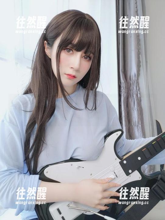 白银81 听说白银81的制服照很“熏陶”,快来瞅瞅原图!