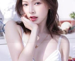 这个妆容和短裙，白露Bululu的美图刷了我的屏