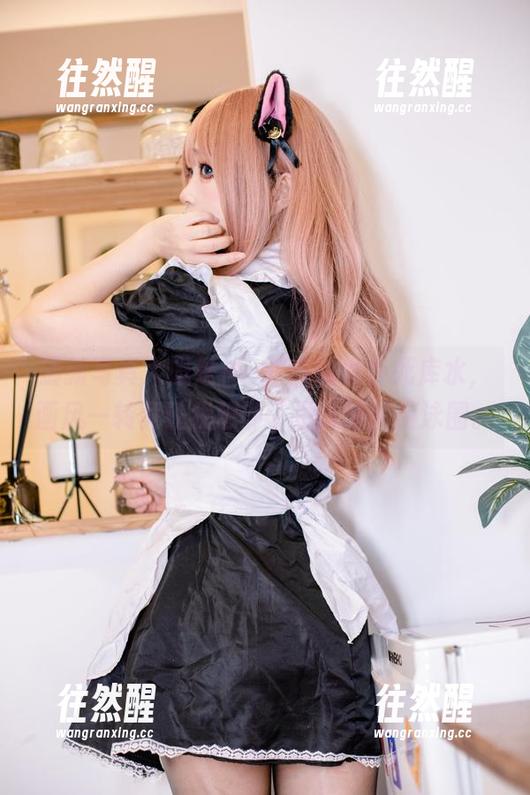 神沢永莉 最新写真大概是神沢永莉的女仆死库水,画风一转竟让我想到了没洗好的游泳圈。