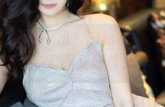 秀人网 – 原图一出，Elise谭晓彤和她的制服，啧啧，真是又好看又不失个性。
