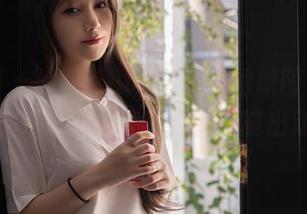 秀人网 – 徐莉芝Botty的短裙原图，选得多不如选得精，你的眼光可能出戏了。