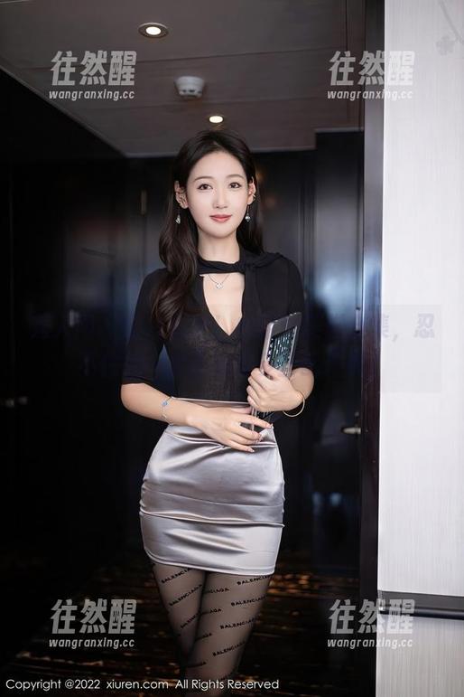 秀人网-白甜 秀人网 - 图片在这!白甜的美脚合集,忍不住想…能不能再多些配件呢?