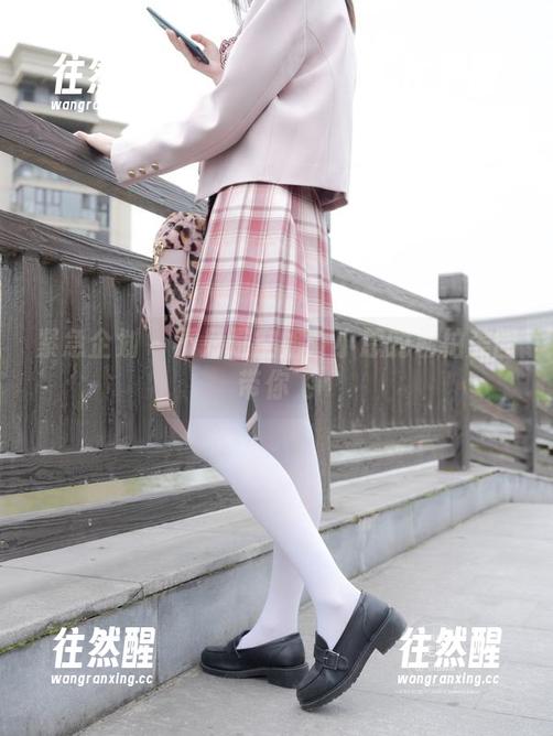 紧急企划 - 不只是空姐：小恩的私拍美图带你飞