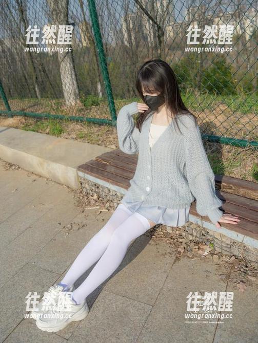 紧急企划 - 小恩的红裙系列：套图更新——一场色彩的狂欢，大家的目光都往哪里看了呢？