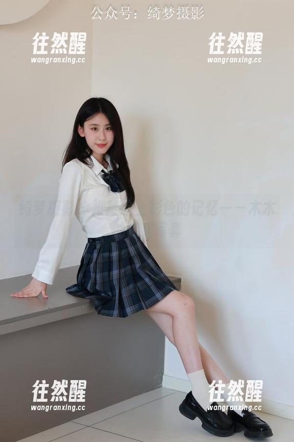 绮梦摄影 - 脚趾涂上彩色的记忆——木木的裸足写真