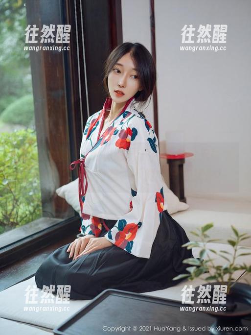 花漾show - 无聊的日子，来一份朱可儿Flora的少女合集，下载立马变精彩！
