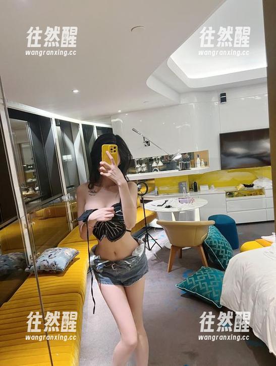 微密圈 - 私拍时光：葛征在泳衣中原来是这样子的！