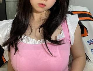 微密圈 – 看葱油饼er在私房写真里踢足球，那身姿！真是该去世界杯了