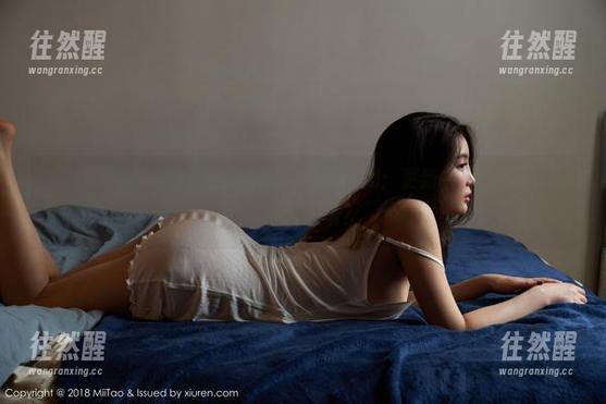 蜜桃社 - 呃，索菲娅Sophia的套装系列：更新中，原图在...呃，哪儿来着？