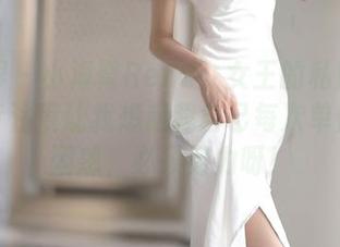语画界 – 小海臀Rena：女王的私房写真！这专注度让我想起我自己每次单任务的困惑，必须努力呀！