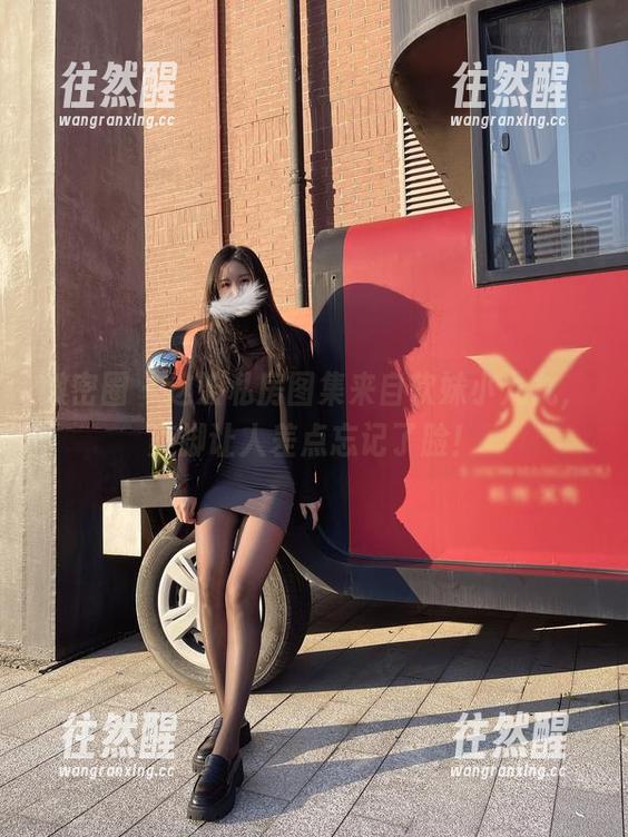 软妹小九九 微密圈 - 这波私房图集来自软妹小九九,美脚让人差点忘记了脸!