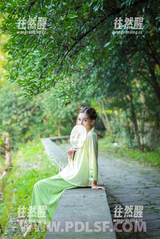轰趴猫 - 来瞅瞅Ellie艾栗栗的全套女仆图片，这可不是普通的哦！