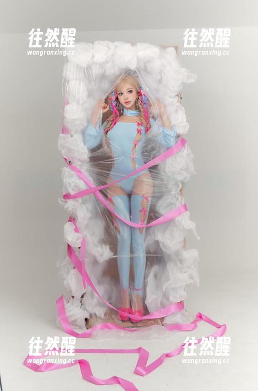 过期米线线喵 在线体验过期米线线喵的“厨娘”风板,原图里藏着点心机