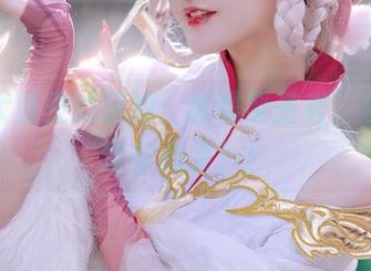 露儿大魔王的旅拍：谁需要圣光，求图集直击心灵？！