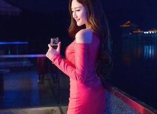 青豆客 – 连衣裙就像奶茶，婕西儿穿上后也是甜到掉牙，图包饱满！