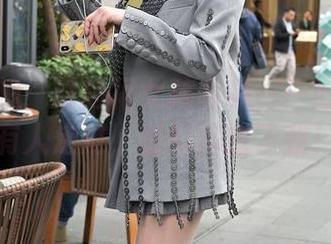 魔镜街拍：超短裙女孩合集——好像总是有人走过，刚好路过了我！